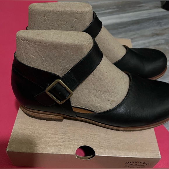 🪄 Kork-Ease mary jane style, black leather upper 7.5. Gently used and boxed. - Picture 6 of 8